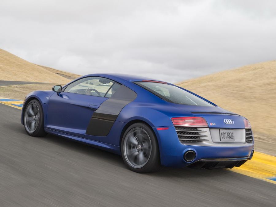  Audi R8 V10 Plus 2012 года  (NA) (фото 13 из 13)
